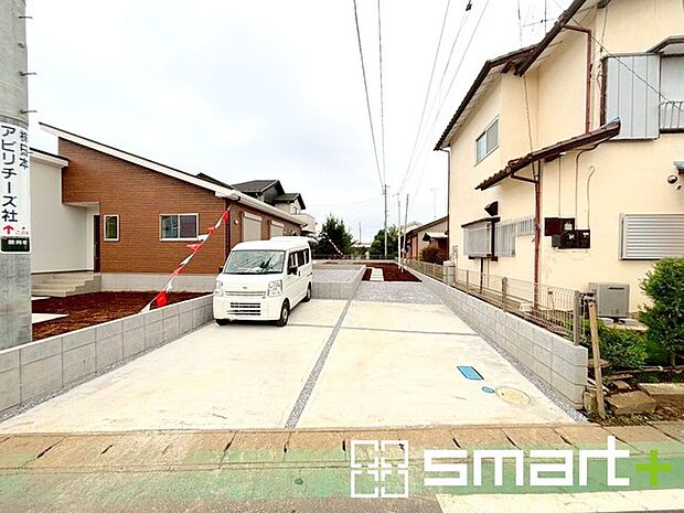 〜カースペース2台分〜 ・セカンドカーや来客時にも困らないカースペース2台分。物置や駐輪スペースなどにも利用できますね。 ・カーポートなどのオプションもお気軽にご相談くださいませ。 