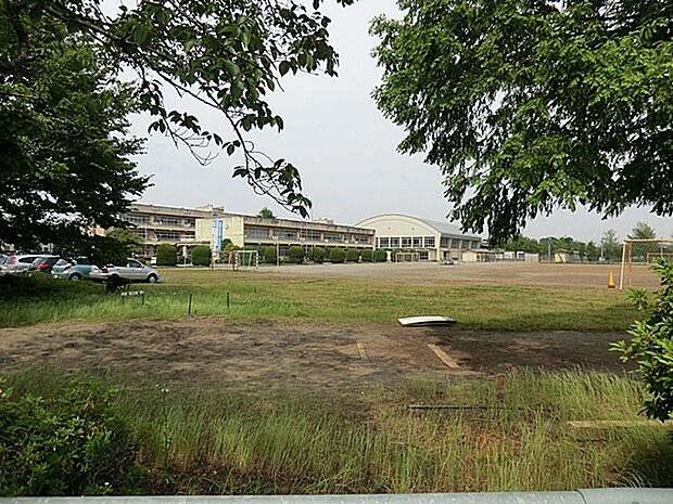 水海道西中学校（950m）