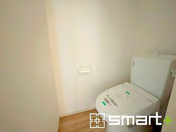 〜やはり便利なタンク式トイレ〜 ・最近はタンクレストイレもございますが、タンク式の場合は停電時もお水を流すことが可能。 ・故障時なども比較的費用が安くなるなど、メリットが多くなります。 