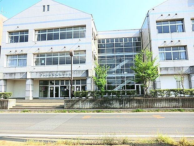 桜中学校（1900m）