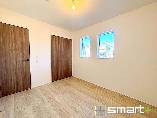 ~クローゼットのあるお部屋~ ・人気のクローゼットをご用意。季節物や趣味の道具などもスッキリと収納が可能です。 ・最近流行りの収納術などもぜひご活用くださいませ。