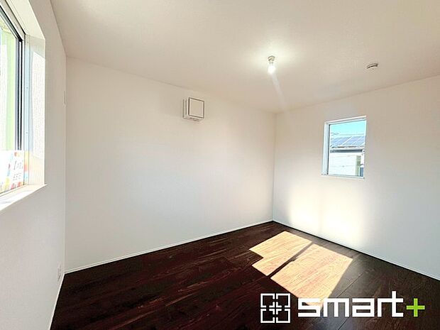 ~クローゼットのあるお部屋~ ・人気のクローゼットをご用意。季節物や趣味の道具などもスッキリと収納が可能です。 ・最近流行りの収納術などもぜひご活用くださいませ。