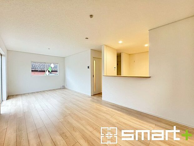 〜家具の配置がしやすい間取〜 ・LDKはリビングとダイニングの境目が分かりやすくなっており、家具の配置がしやすい造り。 ・どんなインテリアにするか考えるだけでも楽しくなりますね。