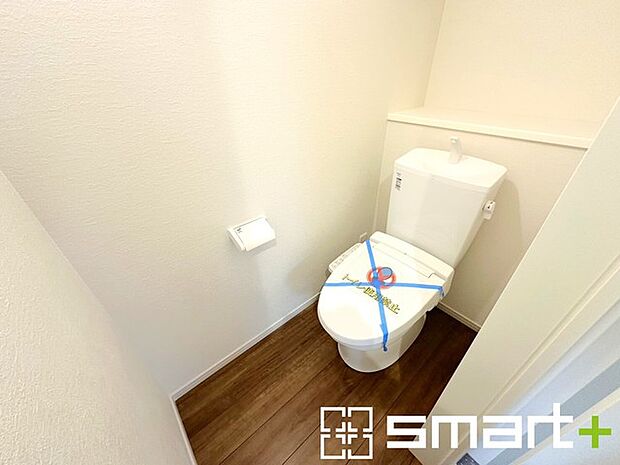 〜やはり便利なタンク式トイレ〜 ・最近はタンクレストイレもございますが、タンク式の場合は停電時もお水を流すことが可能。 ・故障時なども比較的費用が安くなるなど、メリットが多くなります。