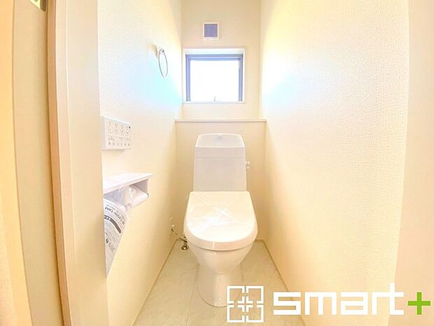 〜やはり便利なタンク式トイレ〜 ・最近はタンクレストイレもございますが、タンク式の場合は停電時もお水を流すことが可能。 ・故障時なども比較的費用が安くなるなど、メリットが多くなります。