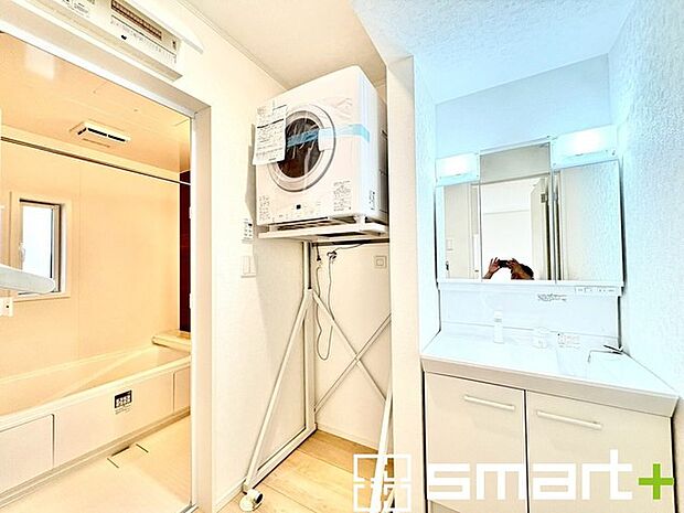 〜標準装備のガス衣類乾燥機〜 ・衣類乾燥機Rinnai乾太くん付きも魅力の一つです。 ・雨の日や花粉の季節でもお洗濯が快適ですね。