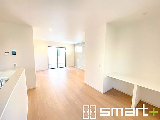 〜スタディカウンターをご用意〜 ・テレワークスペースとして、お子様の勉強スペースとして、家事スペースとして、など様々な使い方のできるスタディカウンターをご用意。 