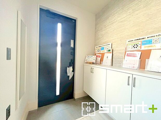 〜十分な容量のシューズボックス〜 ・備え付けのシューズボックスは充分な容量を確保。 ・より大型のものへのご変更などご希望の方もお気軽にご相談くださいませ。 