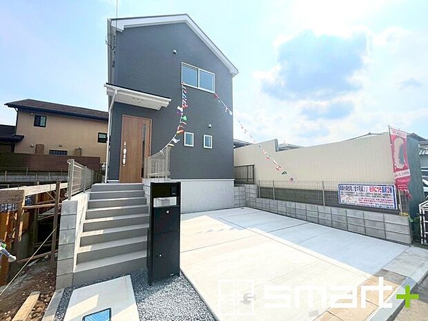 〜カースペース2台分〜 ・セカンドカーや来客時にも困らないカースペース2台分。物置や駐輪スペースなどにも利用できますね。 ・カーポートなどのオプションもお気軽にご相談くださいませ。