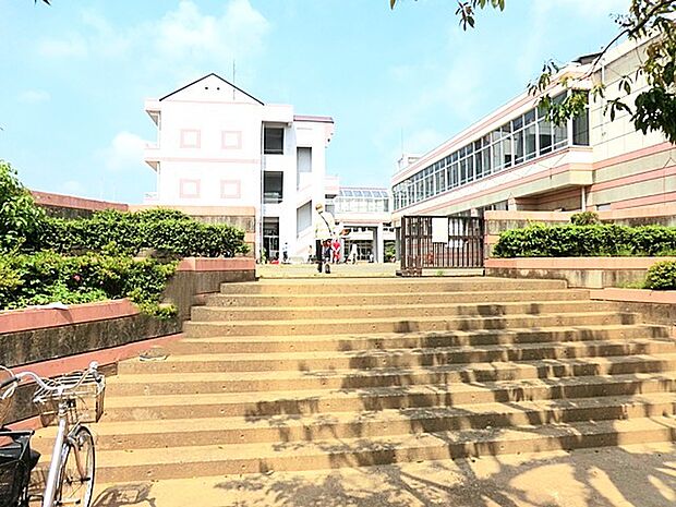 松前台小学校（850m）