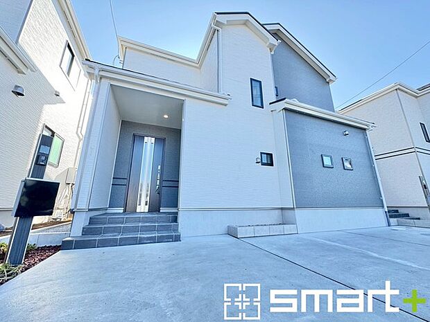 〜カースペース2台分〜 ・セカンドカーや来客時にも困らないカースペース2台分。物置や駐輪スペースなどにも利用できますね。 ・カーポートなどのオプションもお気軽にご相談くださいませ。