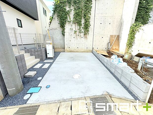 〜駐車場ももちろんございます〜 ・駐車場もありますので、お車をご利用される方にもお勧めのお住まいです。 ・カーポートなどのオプションもお気軽にご相談くださいませ。 