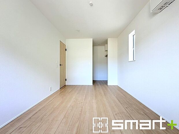 〜ウォークインクローゼットのあるお部屋〜 ・人気のウォークインクローゼットをご用意。季節物や趣味の道具などもスッキリと収納が可能です。 ・最近流行りの収納術などもぜひご活用くださいませ。 