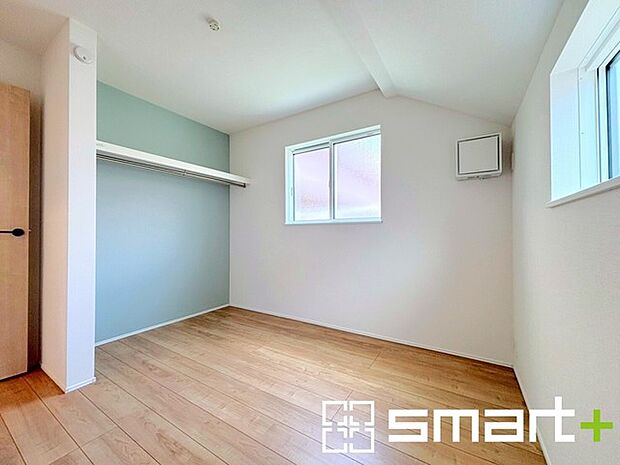 〜2面採光の明るいお部屋〜 ・洋室は2面採光とする事で穏やかな陽の入る明るい空間となっております。 ・くつろぎのプライベート時間を明るい空間で穏やかにお過ごしいただけます。