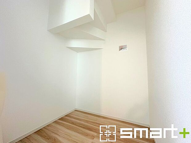 〜リネンスペースをご用意〜 ・ご要望をいただいても意外と少ない「リネンスペース」のあるお住まい。 ・タオルや洗剤など様々なものをスッキリ収納可能。現地でぜひご確認くださいませ。 