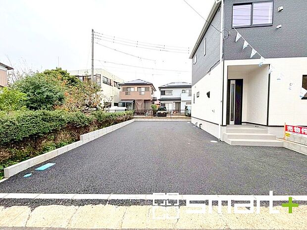 〜カースペース2台分〜 ・セカンドカーや来客時にも困らないカースペース2台分。物置や駐輪スペースなどにも利用できますね。 ・カーポートなどのオプションもお気軽にご相談くださいませ。 