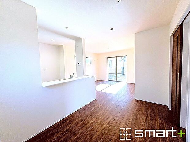 〜家具の配置がしやすい間取〜 ・LDKはリビングとダイニングの境目が分かりやすくなっており、家具の配置がしやすい造り。 ・どんなインテリアにするか考えるだけでも楽しくなりますね。