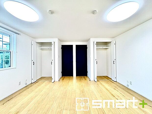 〜間取り変更も可能な洋室〜 ・10.4帖の洋室は間仕切りを造る事で2部屋に分ける事が可能。 ・ご家族の状況に応じて部屋の数を変更できるプランです。