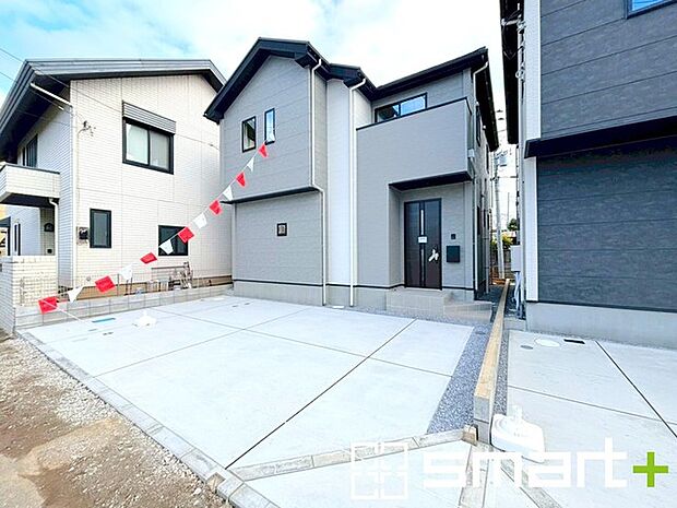 〜駐車場は2台分ご用意〜 ・駐車場は2台分ございますので、車通勤の方や複数台お持ちの方にもお勧めのお住まいです。 ・カーポートなどのオプションもお気軽にご相談くださいませ。 