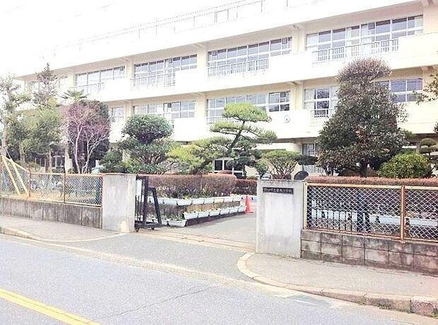 岩木小学校（850m）