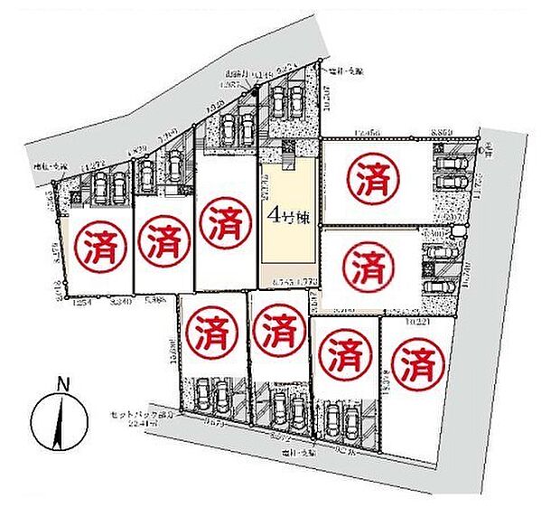 ~カースペース2台分ご用意~ ・2台分のカースペースがございますので、車通勤の方やご来客の多い方にもお勧めのお住まいです。 ・余裕の敷地で余裕の新生活をお過ごしいただけます。