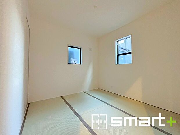 ~リビング横の和室~ ・リビング横には開放感をプラスしてくれる和室。収納スペース付きで寝室にもお使いいただけます。 ・お子様のプレイルームやお昼寝、趣味のお部屋など、用途様々ですね。