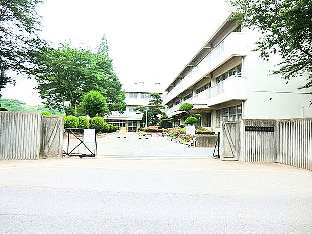 尾崎小学校(1200m)