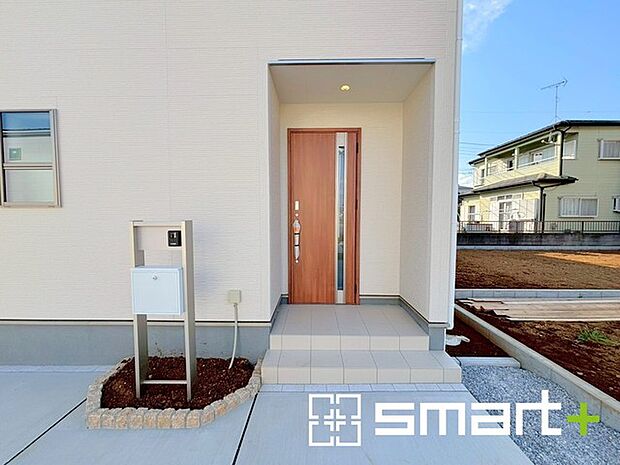 ~モニター付きインターフォン~ ・今では当たり前になってきたモニター付きのインターフォンも付いております。 ・来客時に誰が来たかすぐにわかりますので、防犯性に優れます。