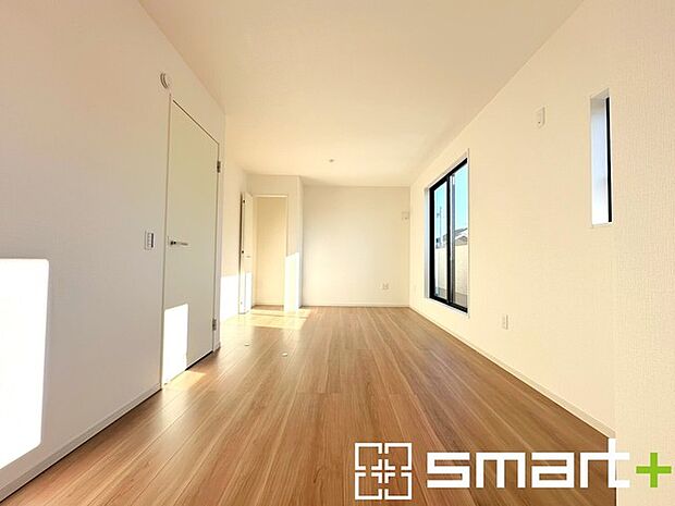 〜クローゼットのあるお部屋〜 ・人気のクローゼットをご用意。季節物や趣味の道具などもスッキリと収納が可能です。 ・最近流行りの収納術などもぜひご活用くださいませ。 