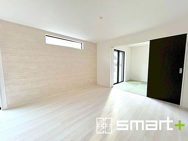 ~余裕の空間が広がるLDK~ ・16帖あるLDKはご家族団らんのお時間を余裕の広さで演出してくれます。 ・ご内覧の際は家具の配置などもイメージしながらご覧くださいませ。