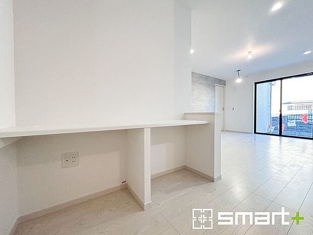 ~スタディカウンターをご用意~ ・テレワークスペースとして、お子様の勉強スペースとして、家事スペースとして、など様々な使い方のできるスタディカウンターをご用意。