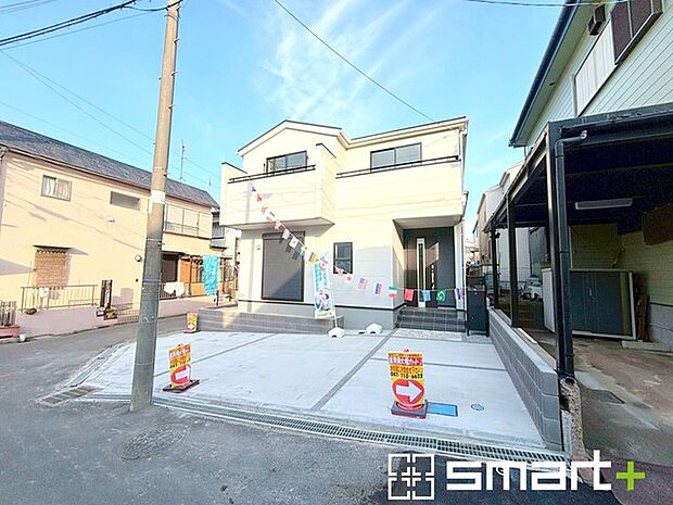 ~カースペース2台分~ ・セカンドカーや来客時にも困らないカースペース2台分。物置や駐輪スペースなどにも利用できますね。 ・カーポートなどのオプションもお気軽にご相談くださいませ。