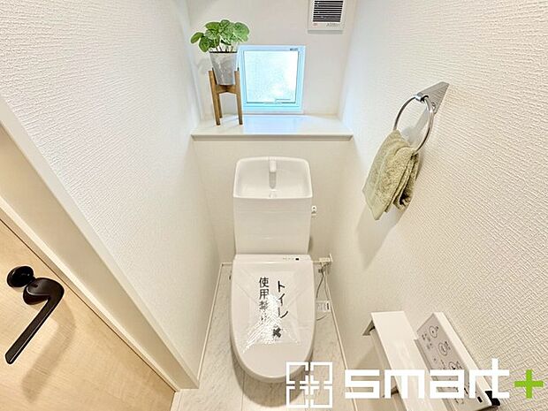 〜やはり便利なタンク式トイレ〜 ・最近はタンクレストイレもございますが、タンク式の場合は停電時もお水を流すことが可能。 ・故障時なども比較的費用が安くなるなど、メリットが多くなります。 