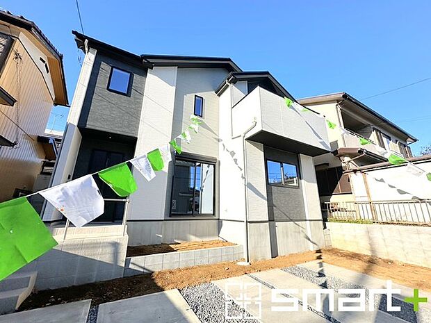 〜明るさを感じる外観〜 ・外壁は2トーンカラーを採用し、デザイン性に優れた見た目となっております。 ・帰宅した際にホッと感じるような飽きのこない外観。ぜひ現地でご確認くださいませ。 