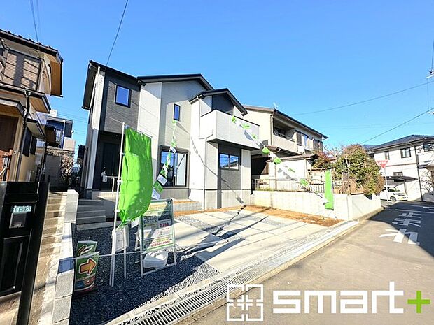 ~閑静な住宅街の立地~ ・周辺は閑静な住宅街となっておりますので、静かな暮らしをご実現いただけます。 ・前面道路の交通量も多くないので、小さなお子様がいるご家庭でもご安心ですね。