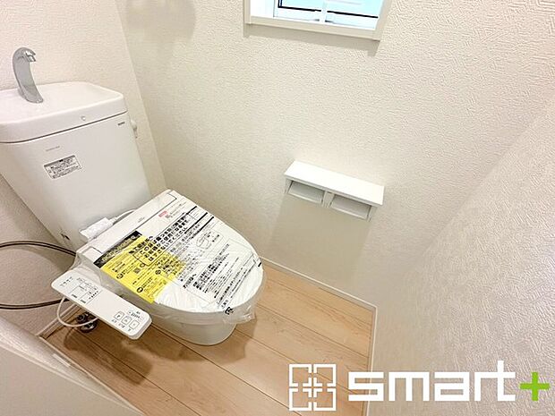 〜やはり便利なタンク式トイレ〜 ・最近はタンクレストイレもございますが、タンク式の場合は停電時もお水を流すことが可能。 ・故障時なども比較的費用が安くなるなど、メリットが多くなります。