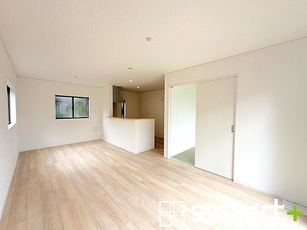 〜家具の配置がしやすい間取〜 ・ＬＤＫはリビングとダイニングの境目が分かりやすくなっており、家具の配置がしやすい造り。 ・どんなインテリアにするか考えるだけでも楽しくなりますね。 