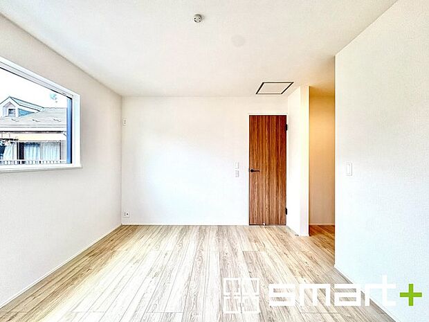 〜ウォークインクローゼットのあるお部屋〜 ・人気のウォークインクローゼットをご用意。季節物や趣味の道具などもスッキリと収納が可能です。 ・最近流行りの収納術などもぜひご活用くださいませ。 