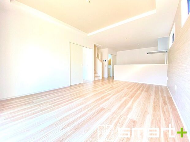 〜家具の配置がしやすい間取〜 ・ＬＤＫはリビングとダイニングの境目が分かりやすくなっており、家具の配置がしやすい造り。 ・どんなインテリアにするか考えるだけでも楽しくなりますね。 