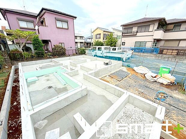 〜閑静な住宅街の立地〜 ・周辺は閑静な住宅街となっておりますので、静かな暮らしをご実現いただけます。 ・前面道路の交通量も多くないので、小さなお子様がいるご家庭でもご安心ですね。 