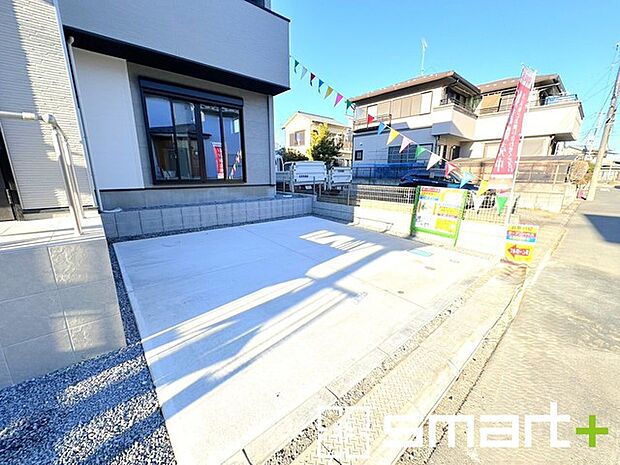 ~駐車場は2台分ご用意~ ・駐車場は2台分ございますので、車通勤の方や複数台お持ちの方にもお勧めのお住まいです。 ・カーポートなどのオプションもお気軽にご相談くださいませ。