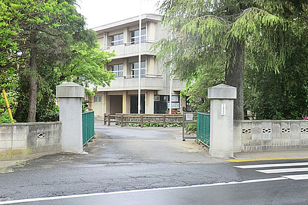 取手第一中学校(1630m)