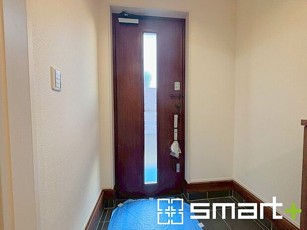 〜十分な容量のシューズボックス〜 ・備え付けのシューズボックスは充分な容量を確保。 ・より大型のものへのご変更などご希望の方もお気軽にご相談くださいませ。 