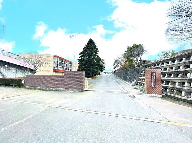 石岡市立南小学校（1090m）