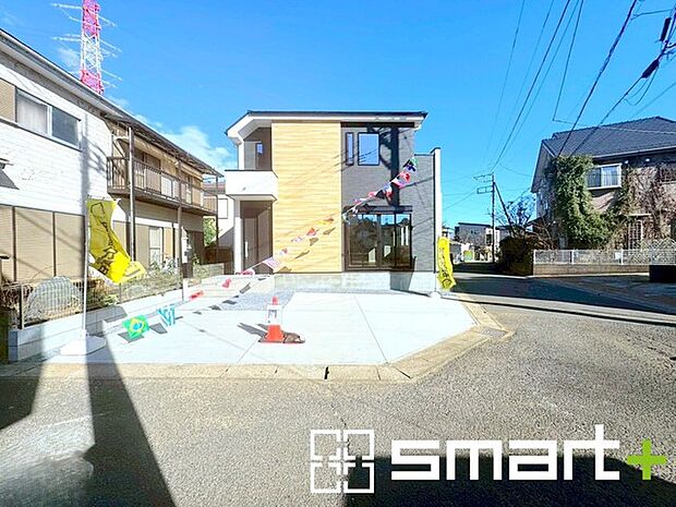 〜閑静な住宅街の立地〜 ・周辺は閑静な住宅街となっておりますので、静かな暮らしをご実現いただけます。 ・前面道路の交通量も多くないので、小さなお子様がいるご家庭でもご安心ですね。 