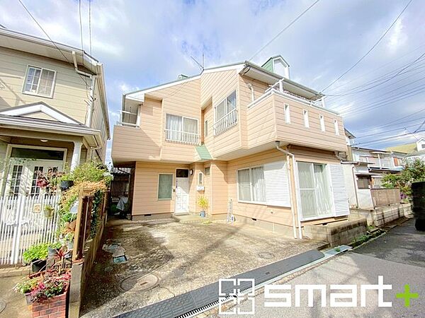 ～綺麗にお使いの外観～ ・外観も綺麗にお使いなので、築年数を感じさせない見た目となっております。 ・外壁や屋根のリフォームなどをお考えの方もお気軽にご相談くださいませ。