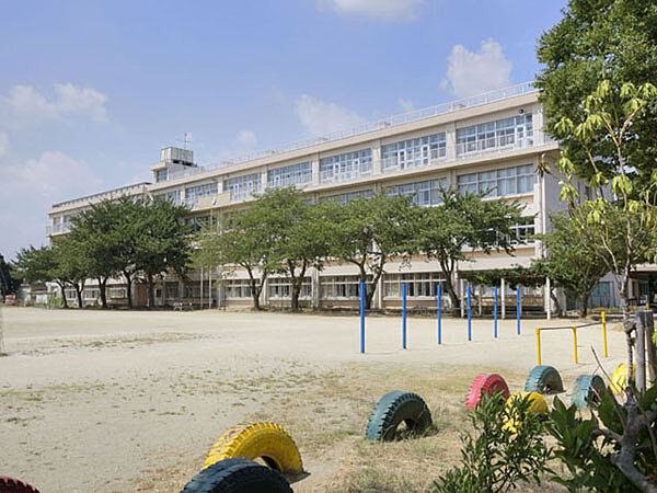 大津ヶ丘第二小学校（250m）