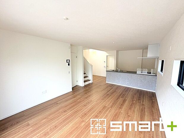 〜家具の配置がしやすい間取〜 ・ＬＤＫはリビングとダイニングの境目が分かりやすくなっており、家具の配置がしやすい造り。 ・どんなインテリアにするか考えるだけでも楽しくなりますね。 