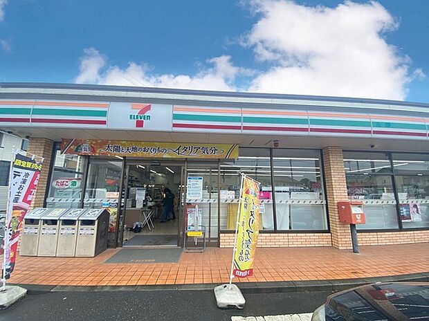 セブンイレブン古河東諸川店 (334m)
