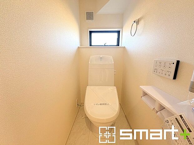 ~やはり便利なタンク式トイレ~ ・最近はタンクレストイレもございますが、タンク式の場合は停電時もお水を流すことが可能。 ・故障時なども比較的費用が安くなるなど、メリットが多くなります。